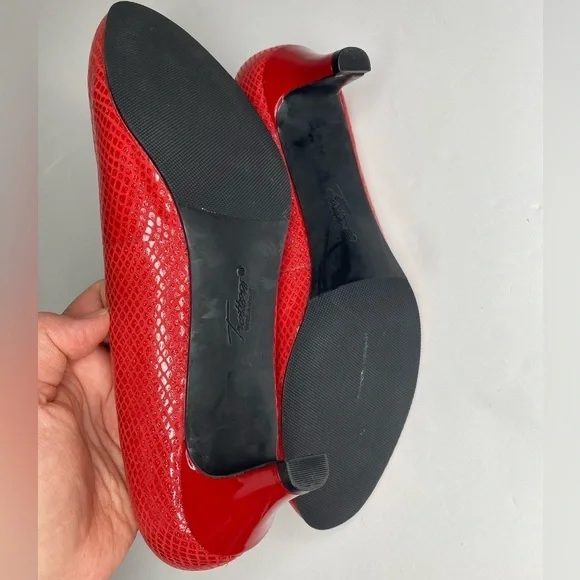 Trotters Fab Red Almond Toe 2” Pump Heel Sz 9.5 - Picture 11 of 13